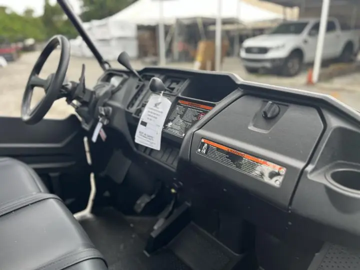 2025 Honda® Pioneer 1000 - Photo 10