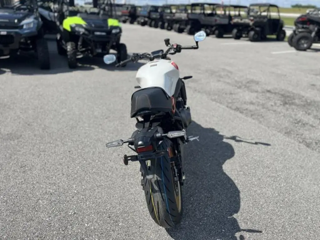 2024 Yamaha XSR900 - Photo 8