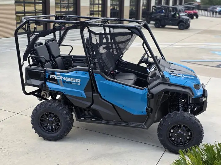 2025 Honda® Pioneer 1000-5 Deluxe - Photo 9