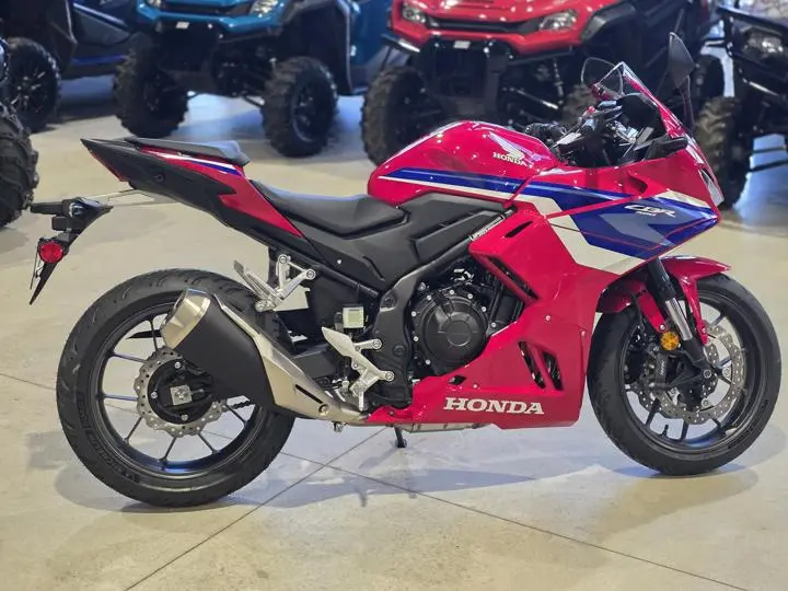 2025 Honda® Cbr500r - Photo 9