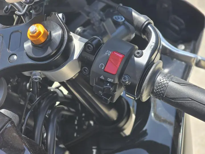 2025 Yamaha Yzf-R7 - Photo 16