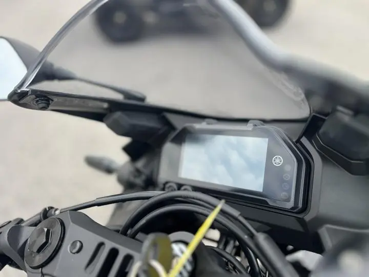 2025 Yamaha Yzf-R3 - Photo 15
