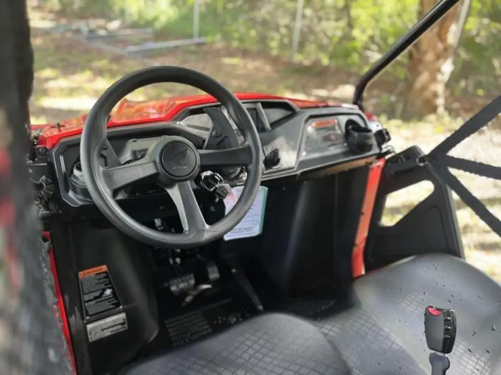 2025 Honda® Pioneer 520 - Photo 13