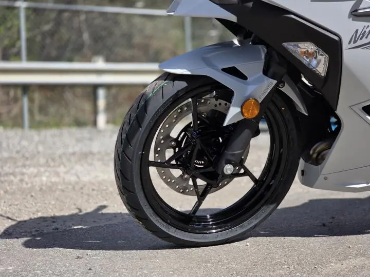 2025 Kawasaki Ninja 500 Abs - Photo 3