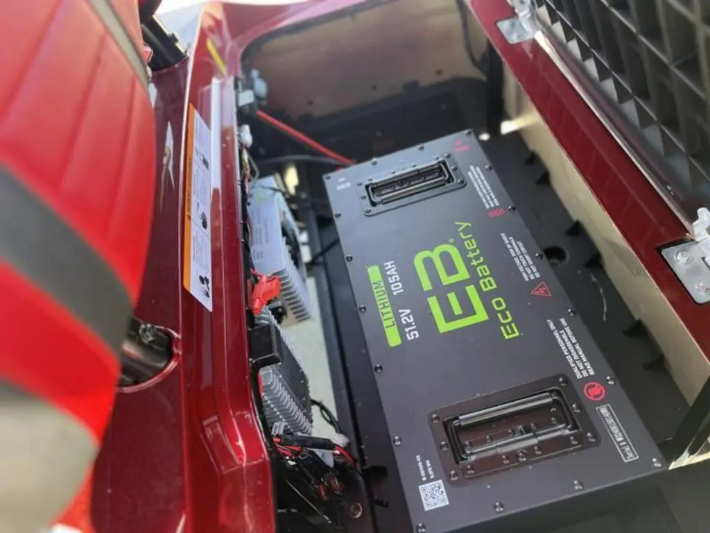 2025 Icon EV i40 - Photo 13