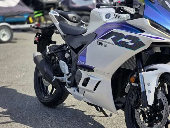 2025 Yamaha Yzf-R3 - Photo 14