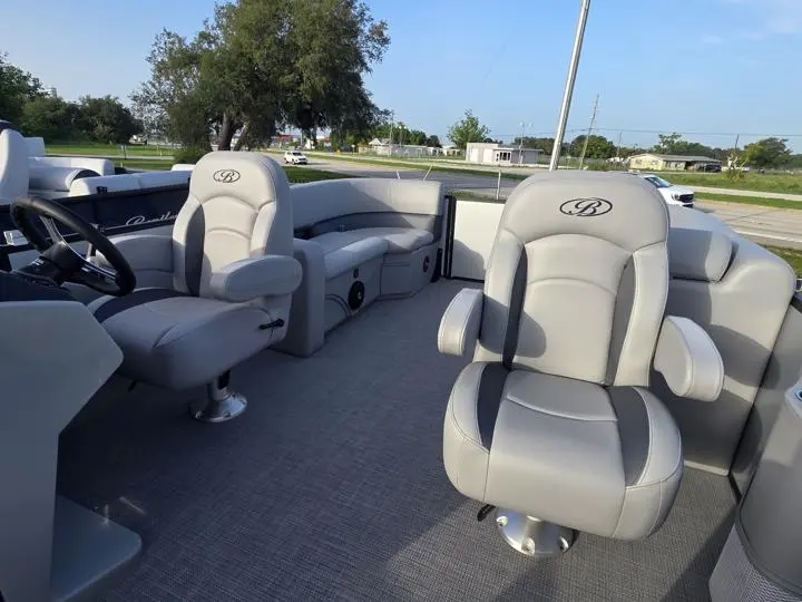 2025 Bentley Pontoons Legacy 203 Navigator Tritoon - Photo 15