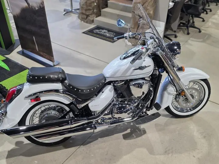 2025 Suzuki Boulevard C50t Special - Photo 11