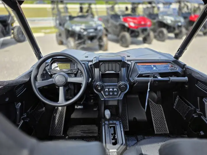 2025 Honda® Talon 1000x - Photo 15