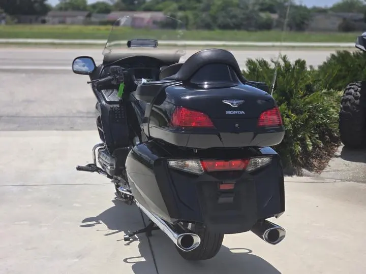 2015 Honda® Gold Wing Audio Comfort - Photo 9