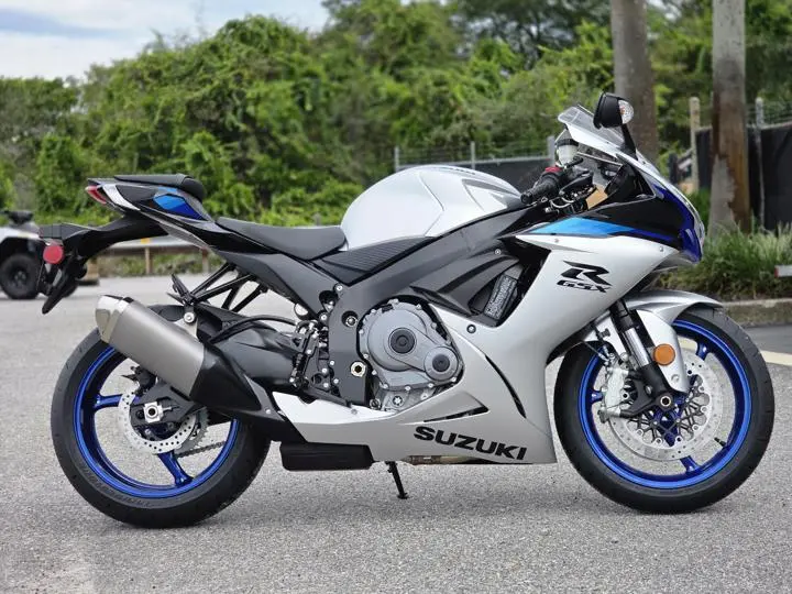 2026 Suzuki Gsx-R 600 - Photo 8