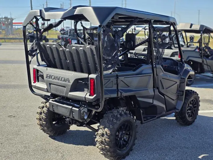 2025 Honda® Pioneer 1000-5 - Photo 9