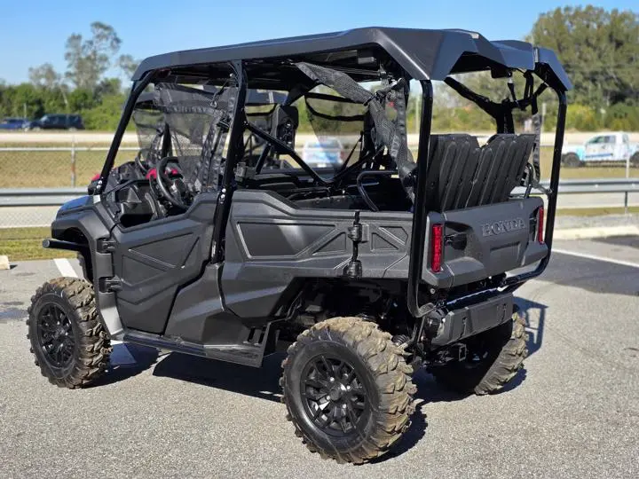 2025 Honda® Pioneer 1000-5 - Photo 7