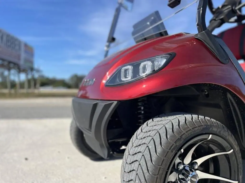2025 Icon EV i40 - Photo 4