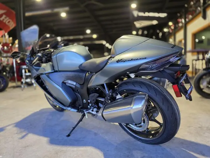 2025 Suzuki Hayabusa - Photo 8
