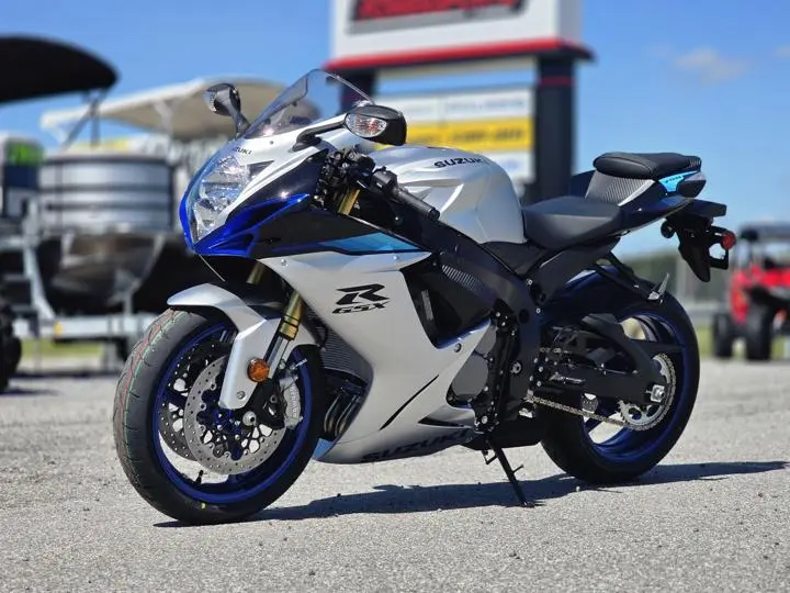 2026 Suzuki Gsx-R750 - Photo 2