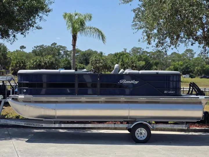 2025 Bentley Pontoons Legacy 200 Navigator - Photo 3