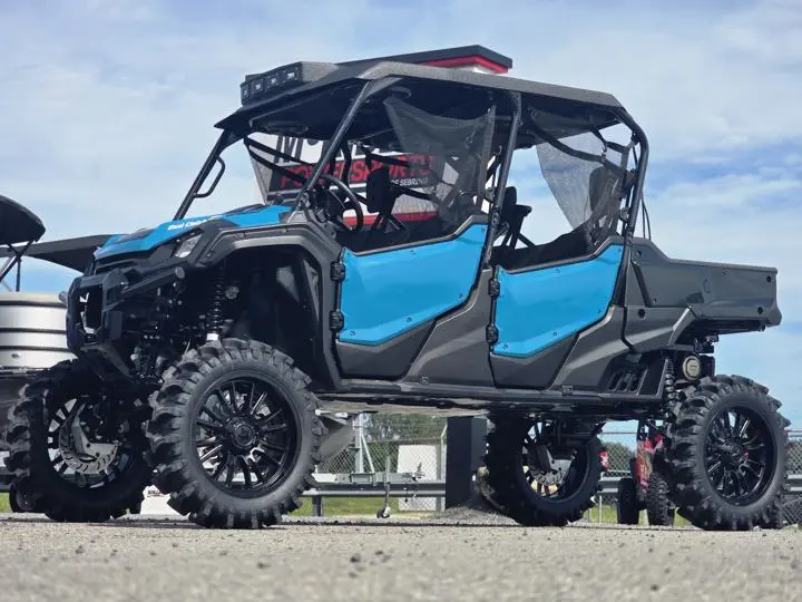 2025 Honda® Pioneer 1000-6 Deluxe Crew - Photo 2