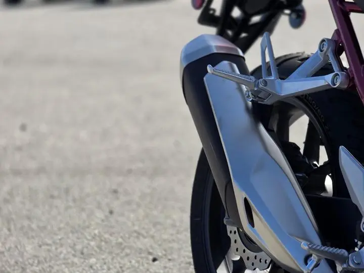 2025 Honda® Cb750 Hornet - Photo 14