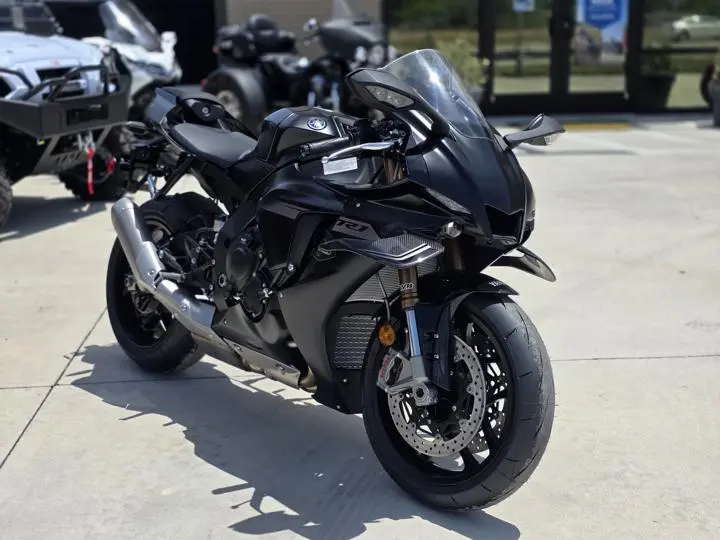 2025 Yamaha Yzf-R1 - Photo 11