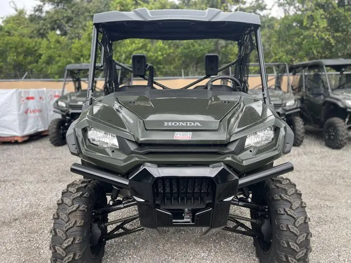 2025 Honda® Pioneer 1000 - Photo 8