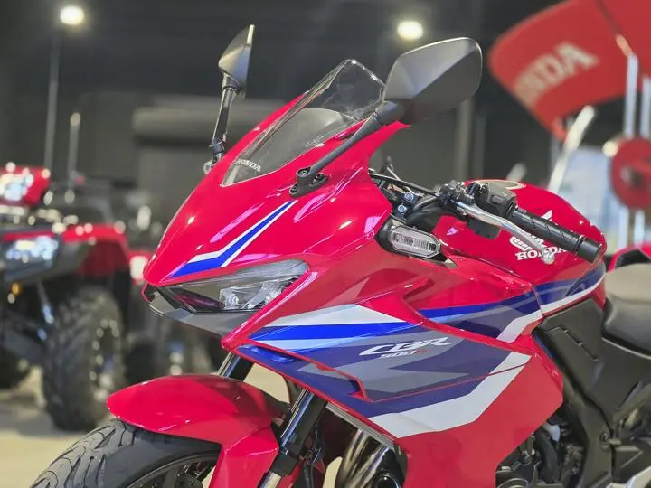 2025 Honda® Cbr500r - Photo 4