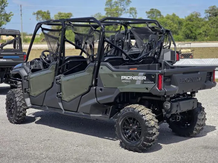 2023 Honda® Pioneer 1000-6 Deluxe Crew - Photo 6