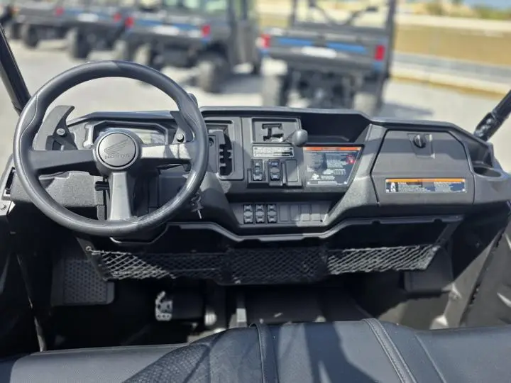 2023 Honda® Pioneer 1000-6 Deluxe Crew - Photo 14