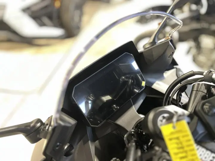 2025 Suzuki Gsx-8r - Photo 15
