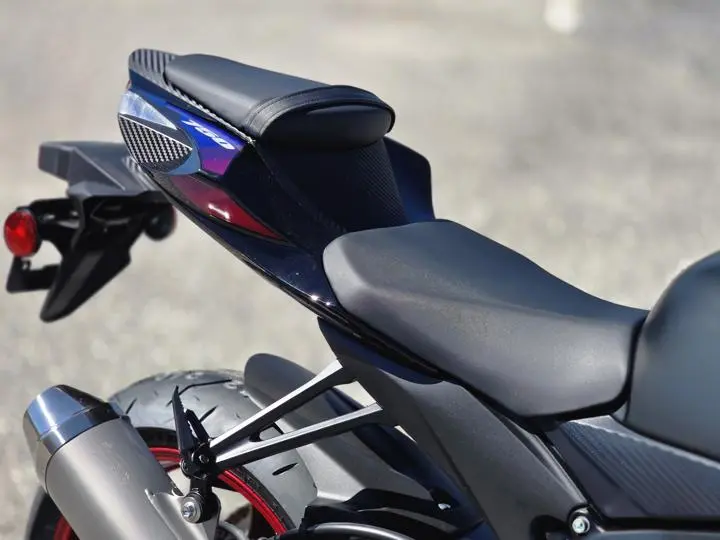 2026 Suzuki Gsx-R750 - Photo 14