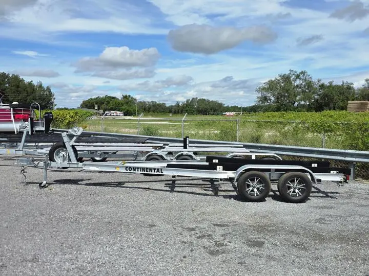 2024 Continental Trailers Center Console 20-22 Ft - Photo 3