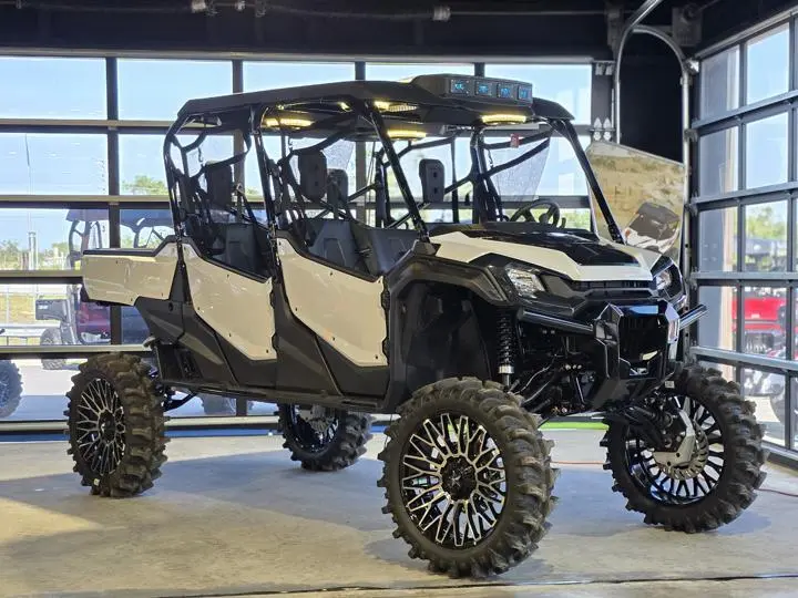 2025 Honda® Pioneer 1000-6 Deluxe Crew - Photo 2