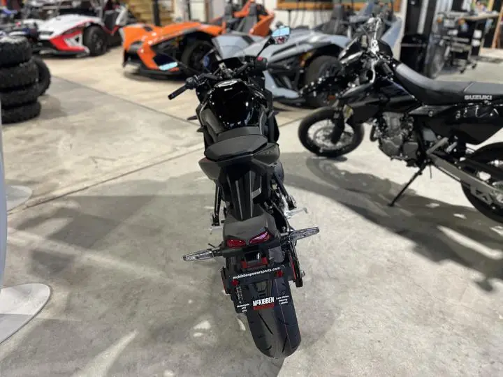 2025 Suzuki Gsx-8r - Photo 8