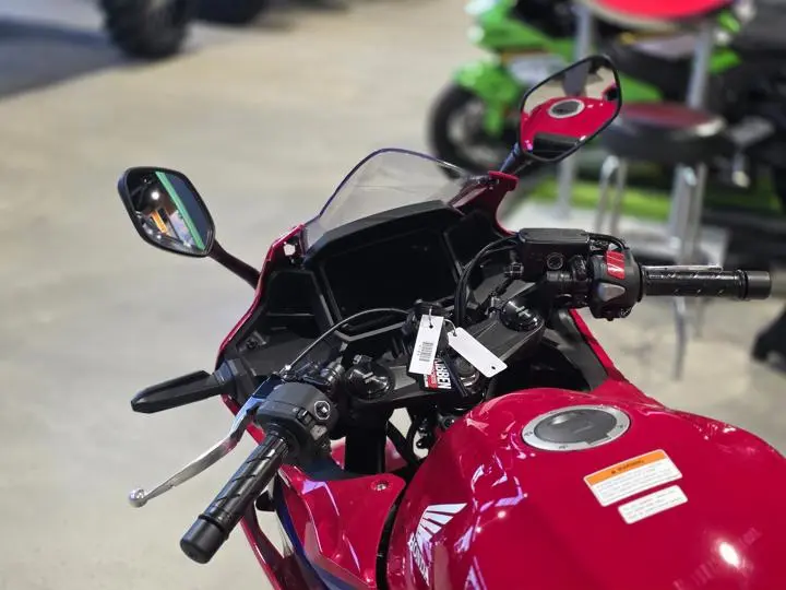 2025 Honda® Cbr500r - Photo 16
