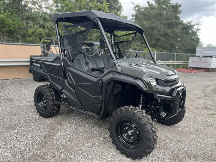 2025 Honda® Pioneer 1000 - Photo 7