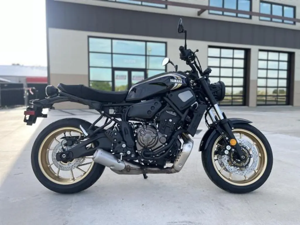 2024 Yamaha XSR700 - Photo 9