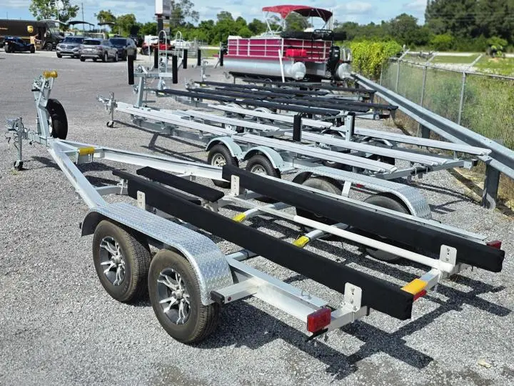 2024 Continental Trailers Center Console 20-22 Ft - Photo 4