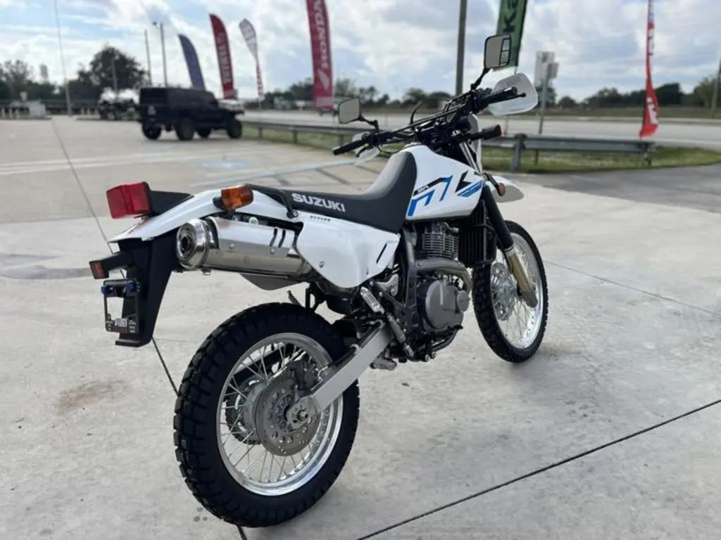 2024 Suzuki DR650S - Photo 9