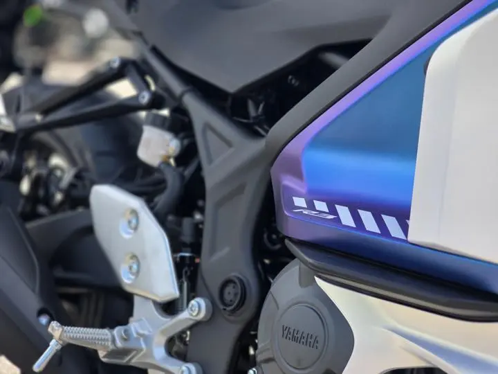 2025 Yamaha Yzf-R3 - Photo 16