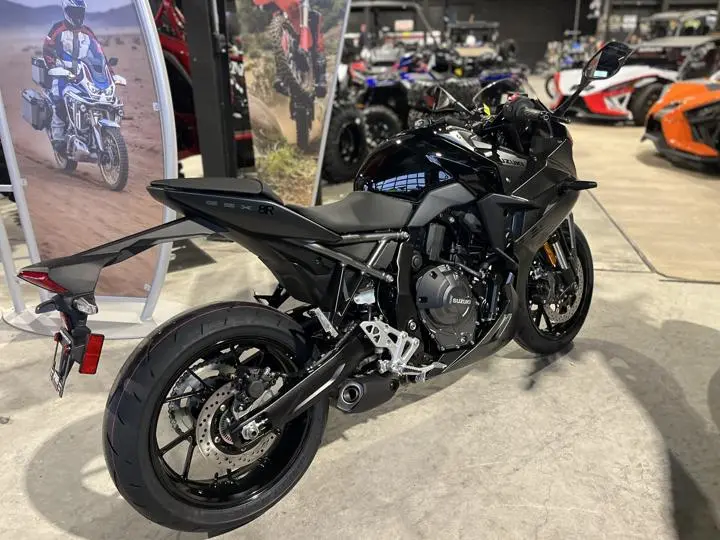 2025 Suzuki Gsx-8r - Photo 11
