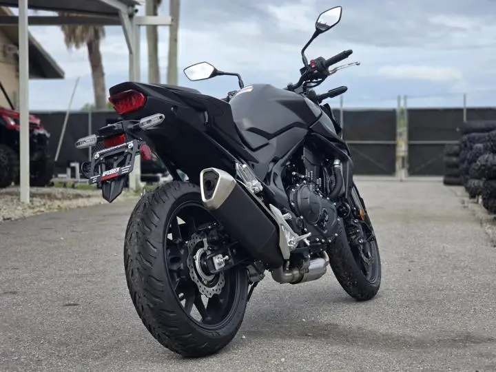 2025 Honda® Cb750 Hornet - Photo 9