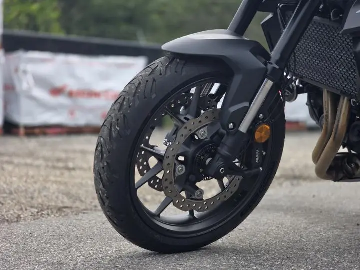 2025 Honda® Cb750 Hornet - Photo 3