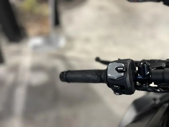 2025 Suzuki Gsx-8r - Photo 10