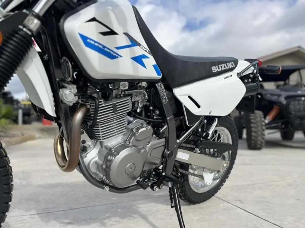 2024 Suzuki DR650S - Photo 5