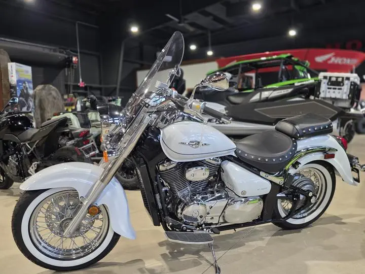 2025 Suzuki Boulevard C50t Special - Photo 2