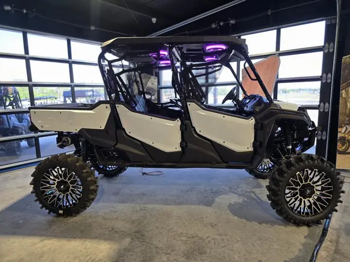 2025 Honda® Pioneer 1000-6 Deluxe Crew - Photo 5