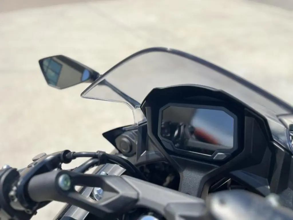 2025 Kawasaki Ninja 650 - Photo 17