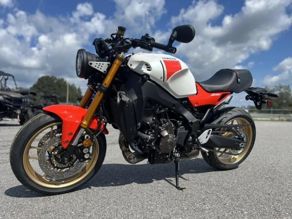 2024 Yamaha XSR900 - Photo 2