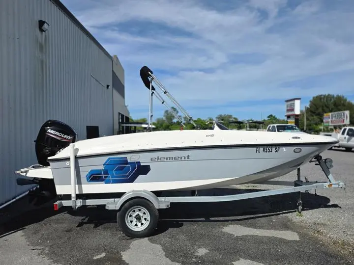2020 Bayliner Element E16 - Photo 8
