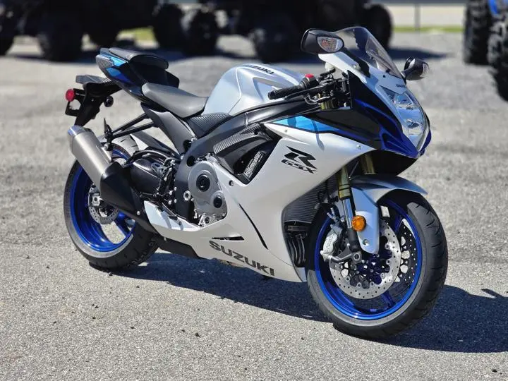 2026 Suzuki Gsx-R750 - Photo 11